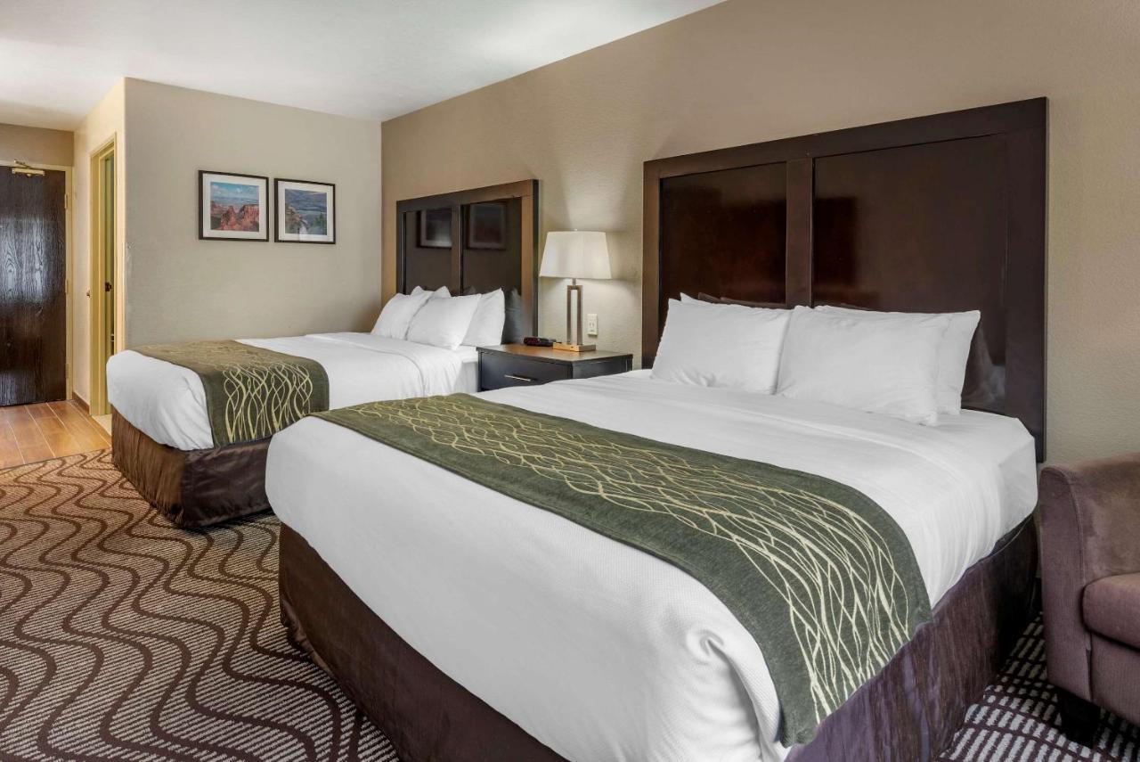 Comfort Inn & Suites Фрута Экстерьер фото