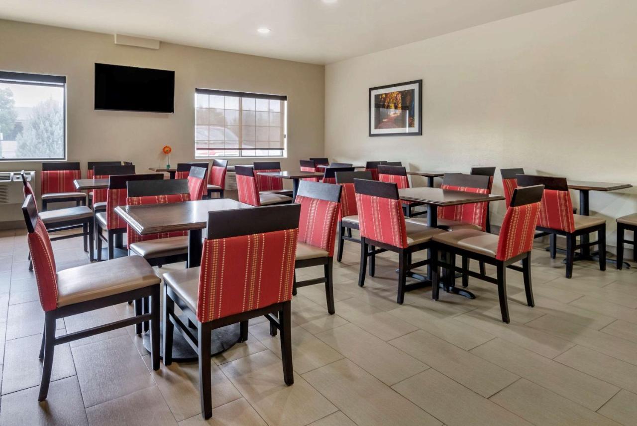 Comfort Inn & Suites Фрута Экстерьер фото