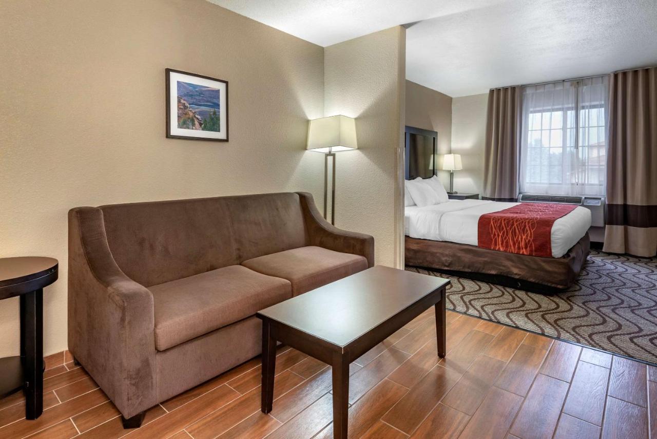 Comfort Inn & Suites Фрута Экстерьер фото