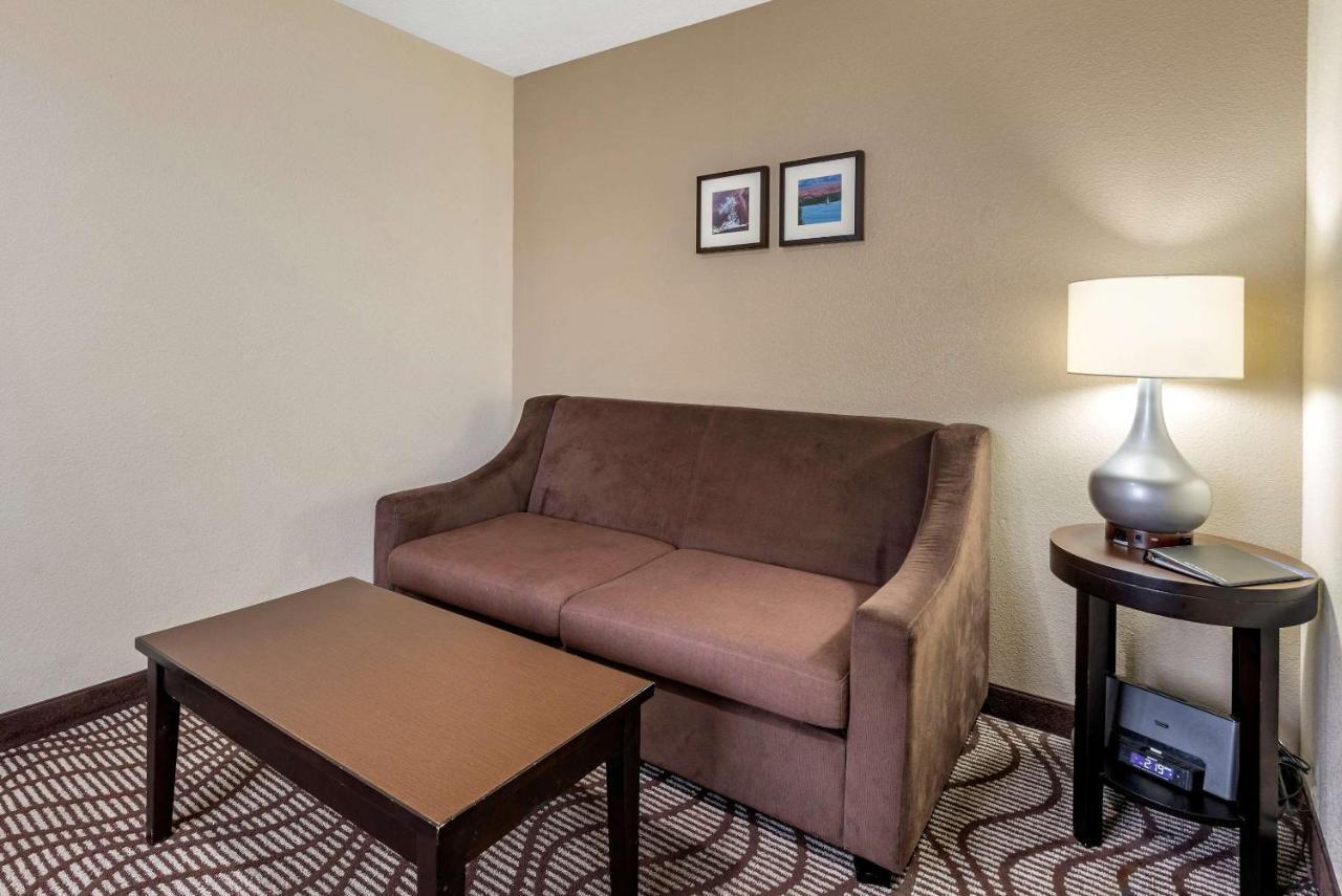 Comfort Inn & Suites Фрута Экстерьер фото