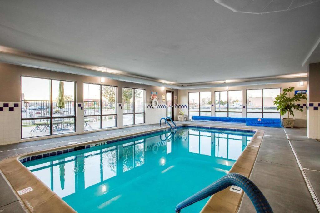 Comfort Inn & Suites Фрута Экстерьер фото