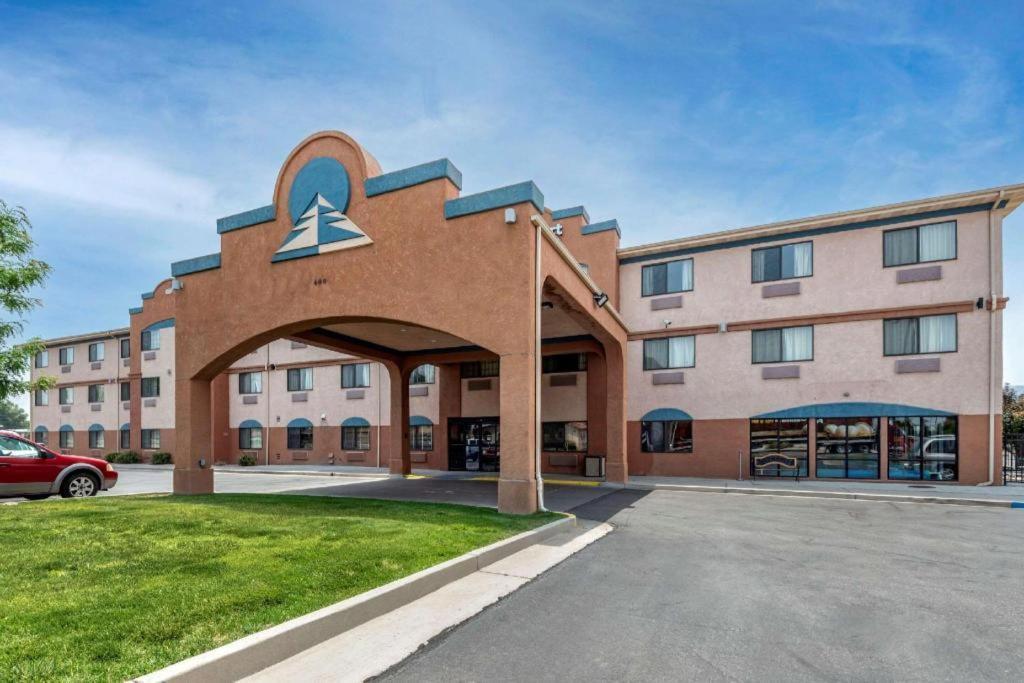 Comfort Inn & Suites Фрута Экстерьер фото
