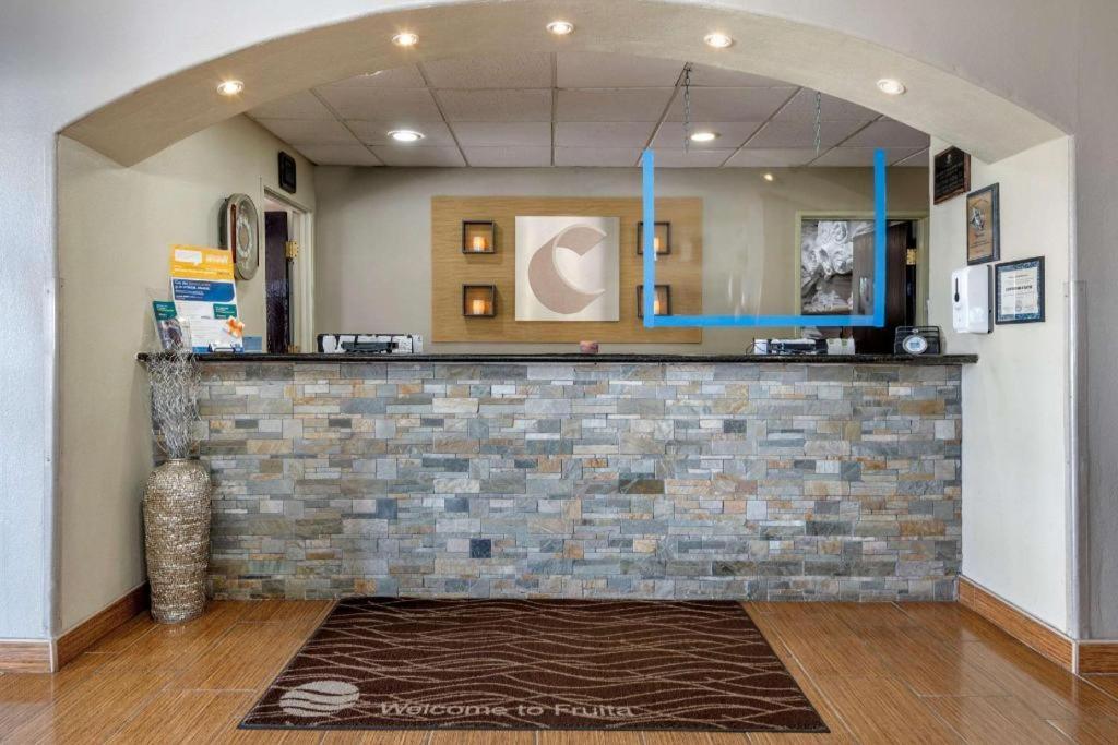 Comfort Inn & Suites Фрута Экстерьер фото