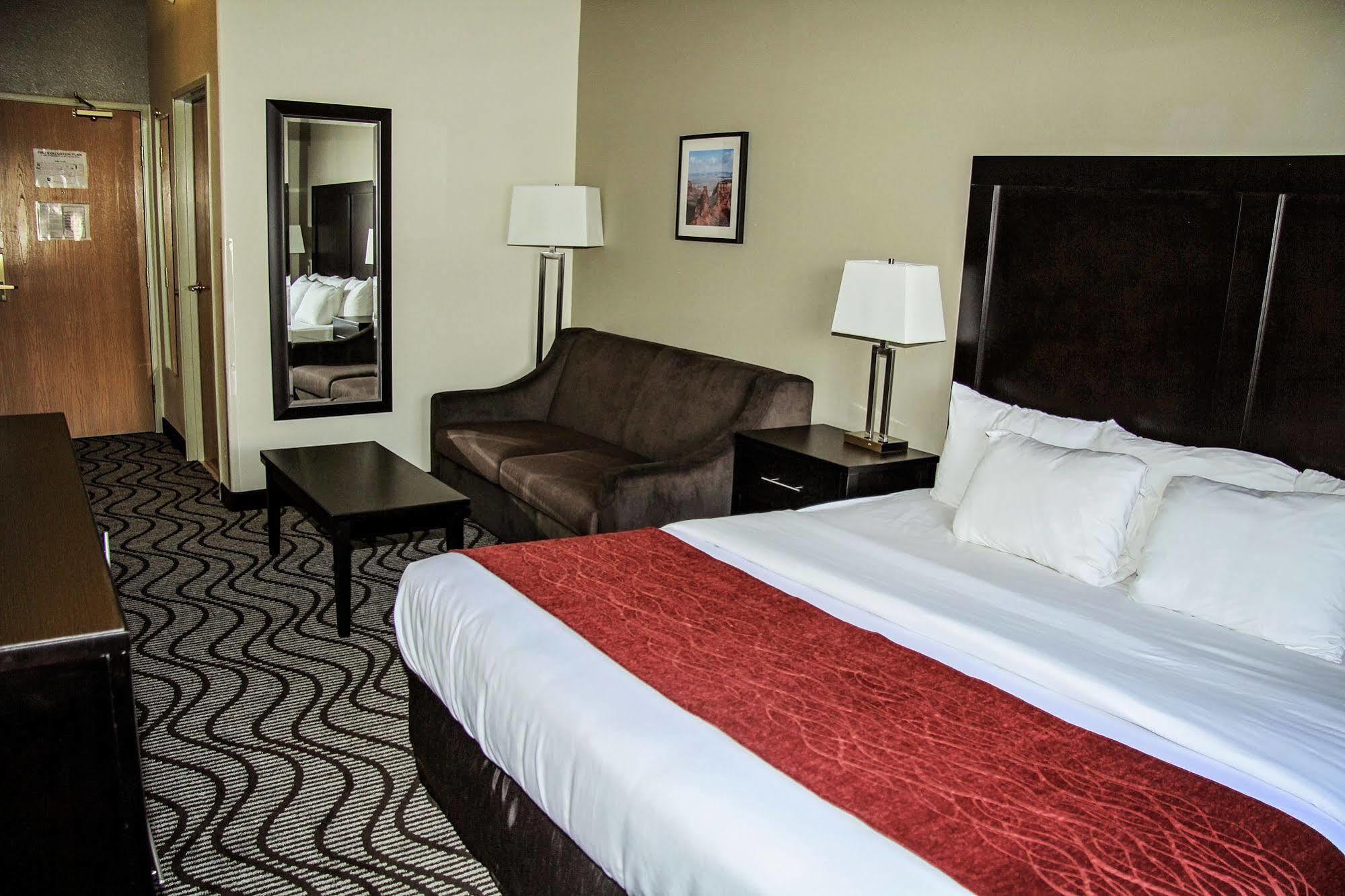 Comfort Inn & Suites Фрута Экстерьер фото